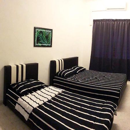 Panda Homestay Seremban Ngoại thất bức ảnh