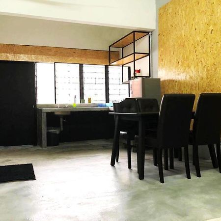 Panda Homestay Seremban Ngoại thất bức ảnh